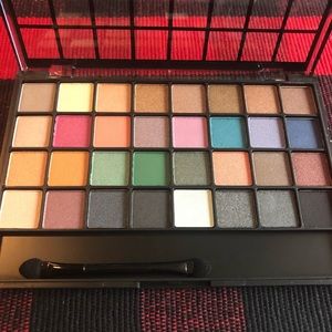 LA Colors Eye Shadow Palette
